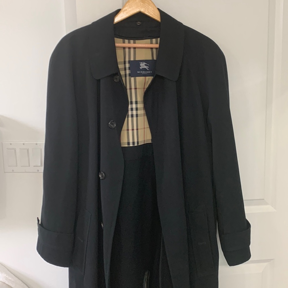 Burberry trench coat size 42R